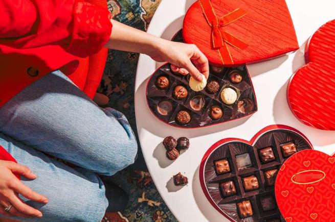The Ultimate Guide to Luxury Chocolate for Valentine’s Day 2026